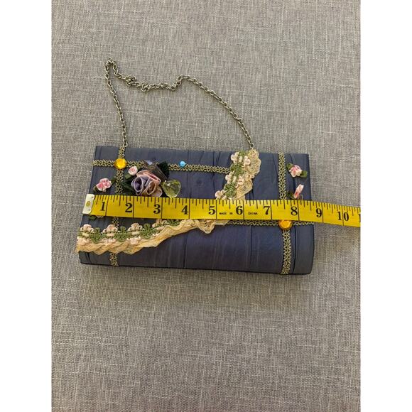 Floral Handbag With Jewels - Picture 5 of 7